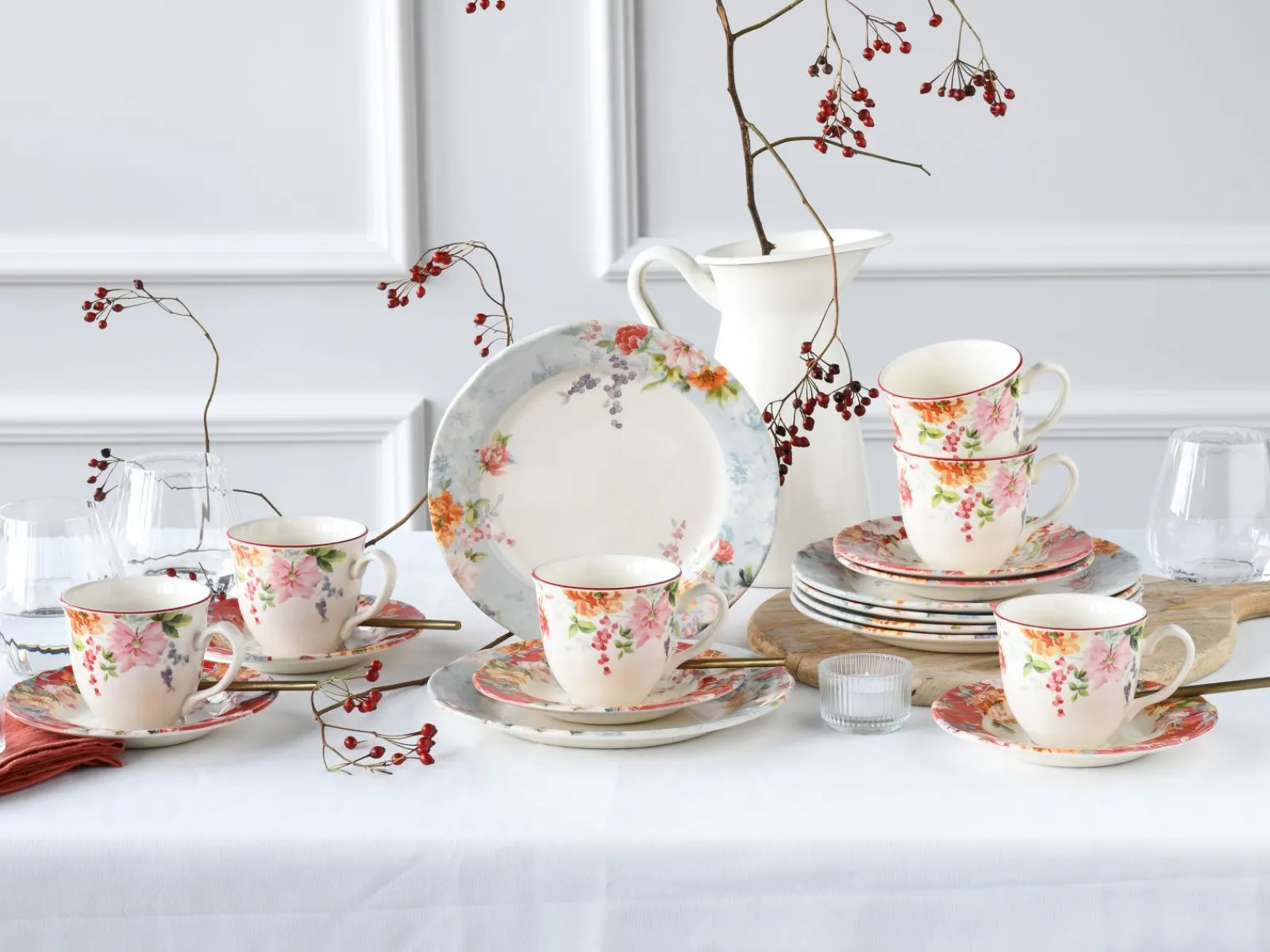 Creatable Geschirrset|Crimson - Kaffeeservice 18-tlg - creme