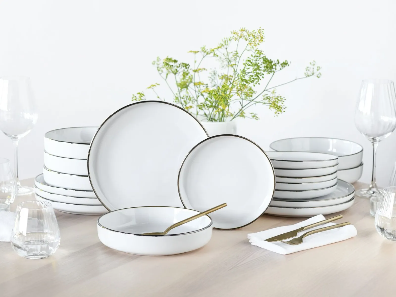 Creatable Geschirrset|Teller|Nordic Festive - Tellerset 18-tlg - Schwarz