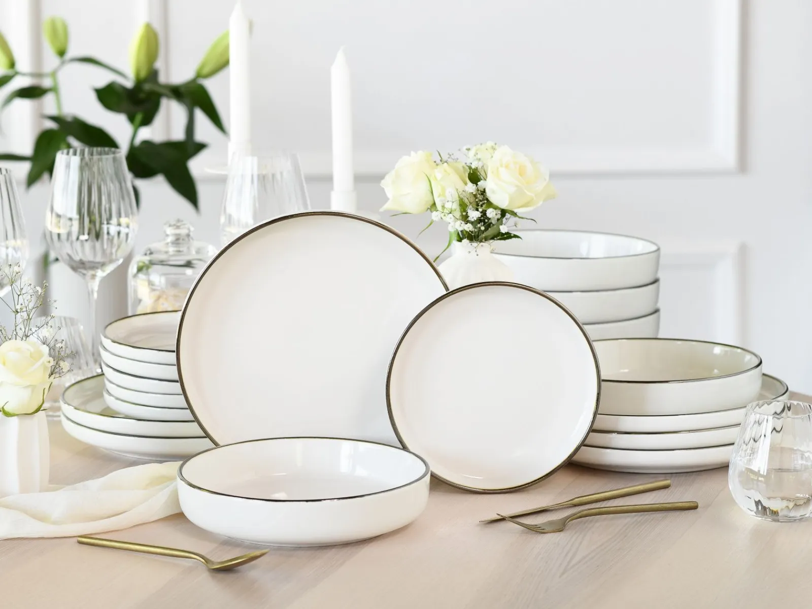 Creatable Geschirrset|Teller|Nordic Festive - Tellerset 18-tlg - Schwarz