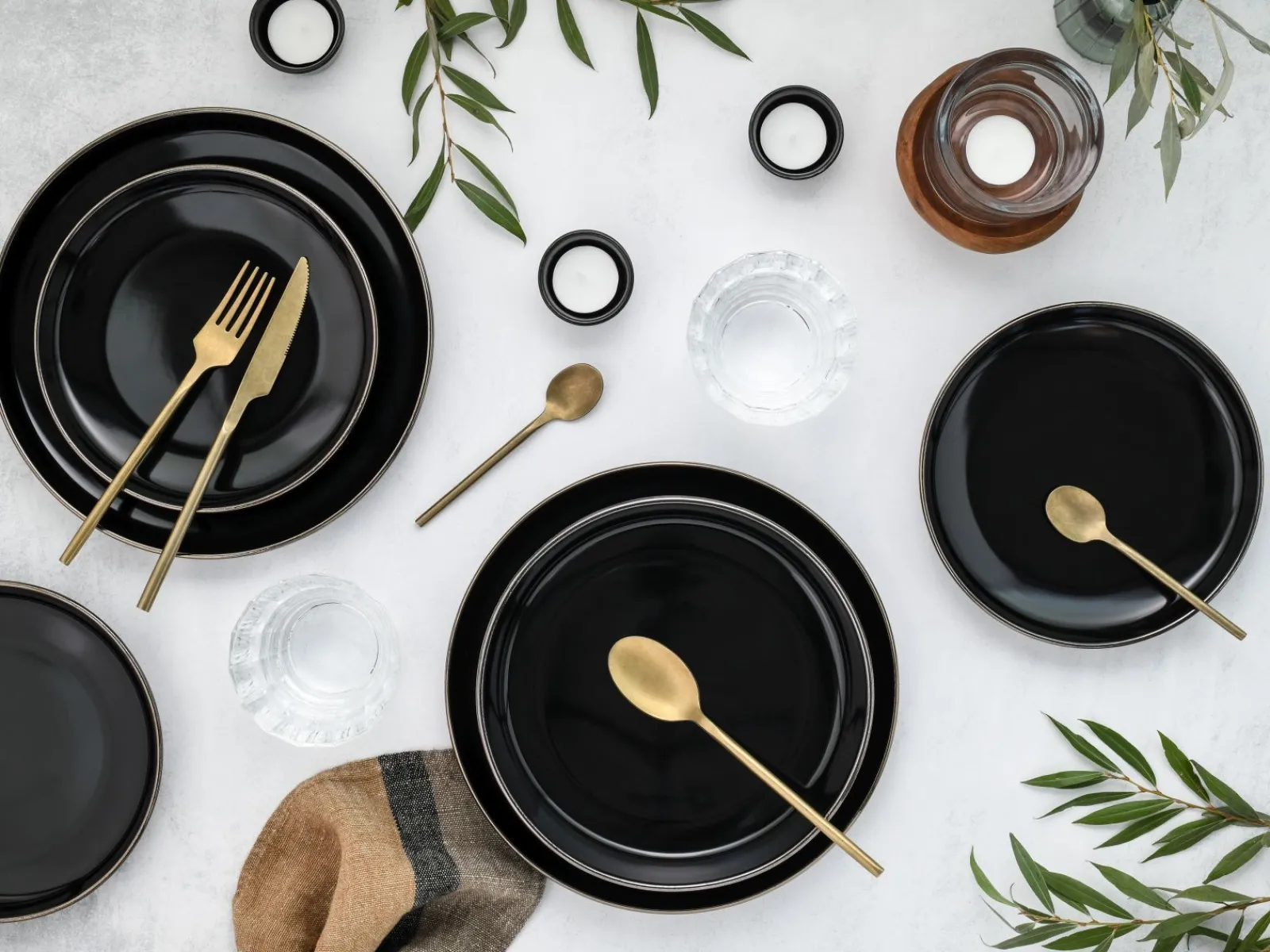Creatable Geschirrset|Teller|Nordic Festive - Tellerset 18-tlg - Schwarz