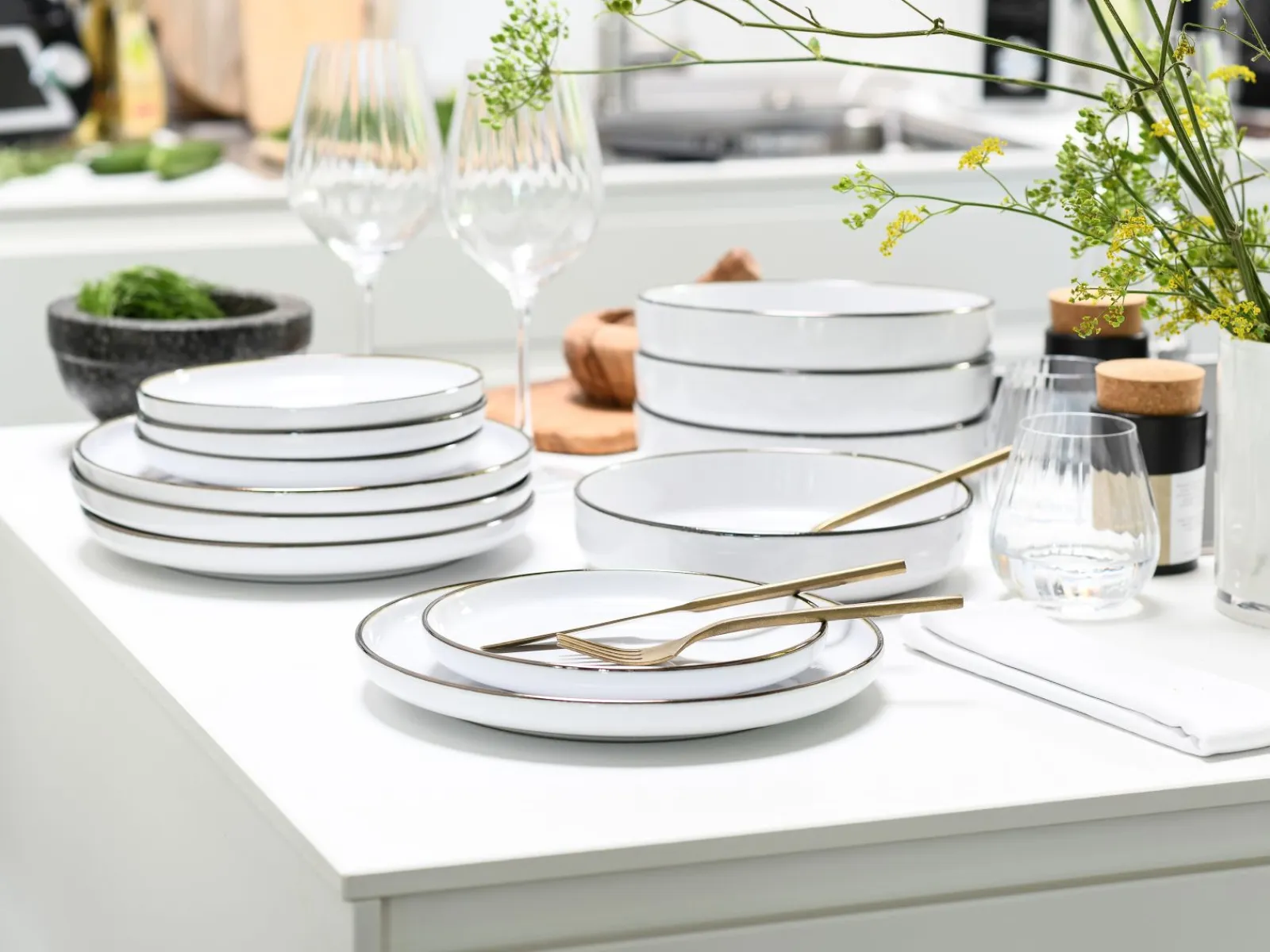 Creatable Geschirrset|Teller|Nordic Festive - Tellerset 18-tlg - Schwarz