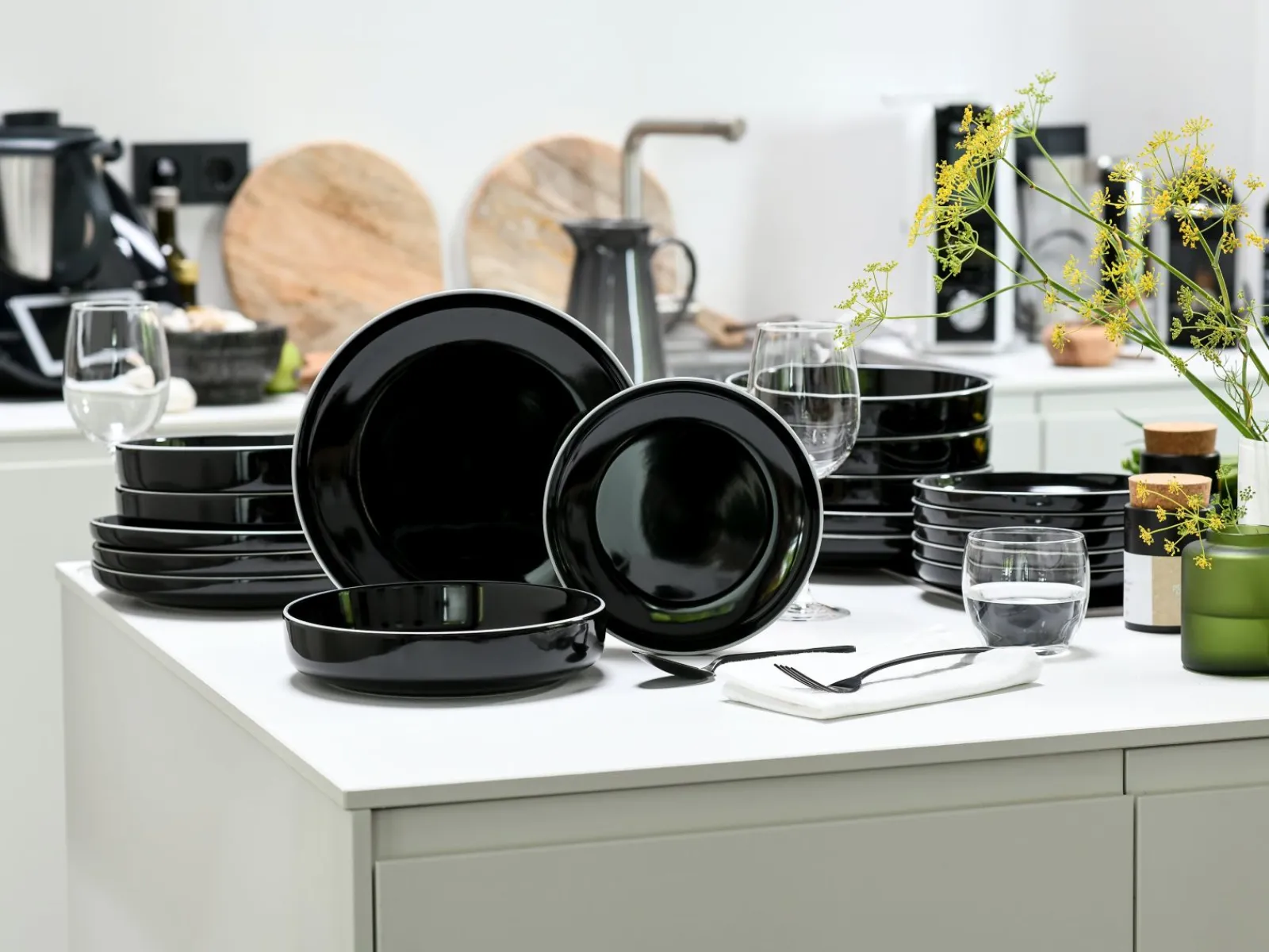 Creatable Geschirrset|Teller|Nordic Gourmet - Tellerset 18-tlg - Schwarz