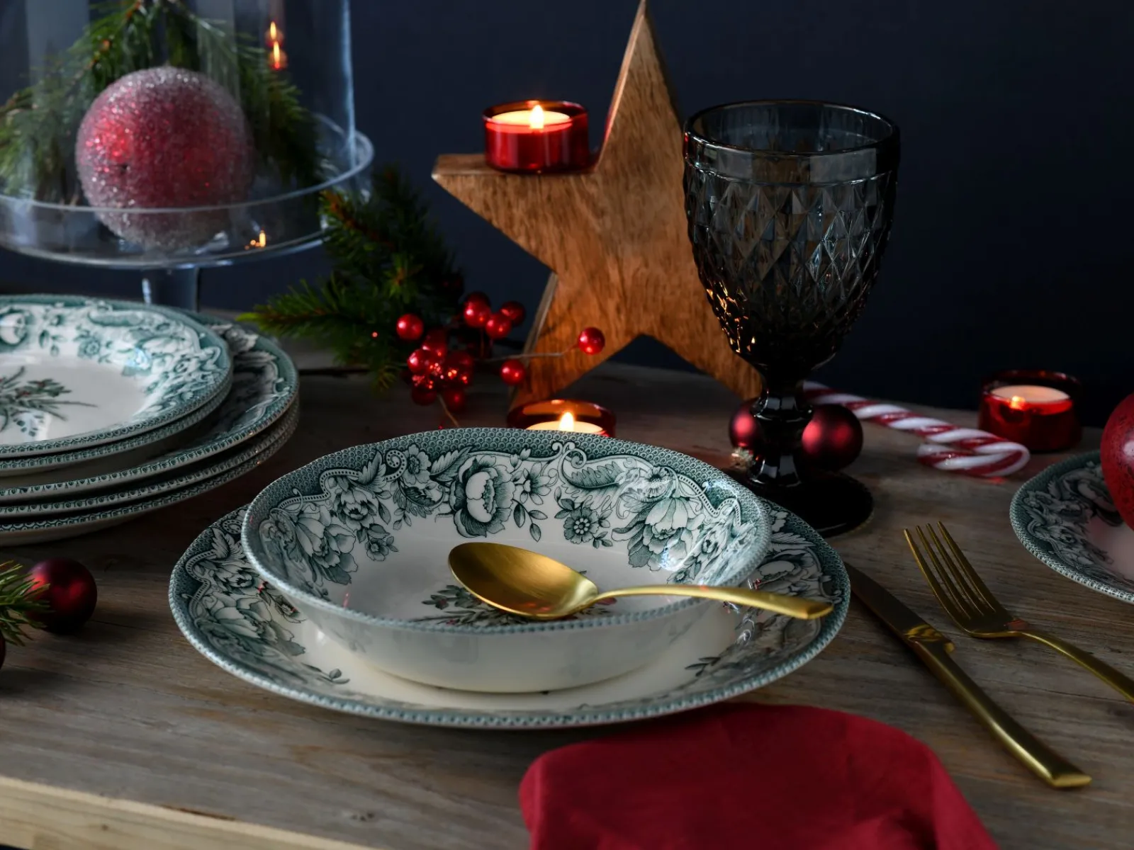 Creatable Geschirrset|Weihnachten - Tellerset 12-tlg - Grün